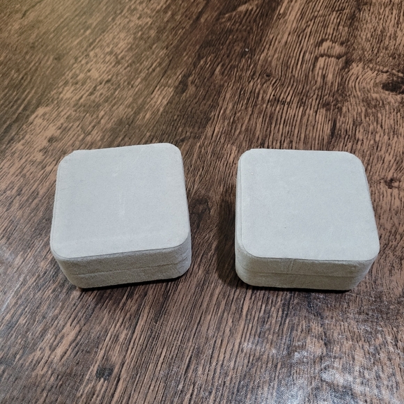 Gray Generic Empty Jewelry Boxes - Picture 4 of 5